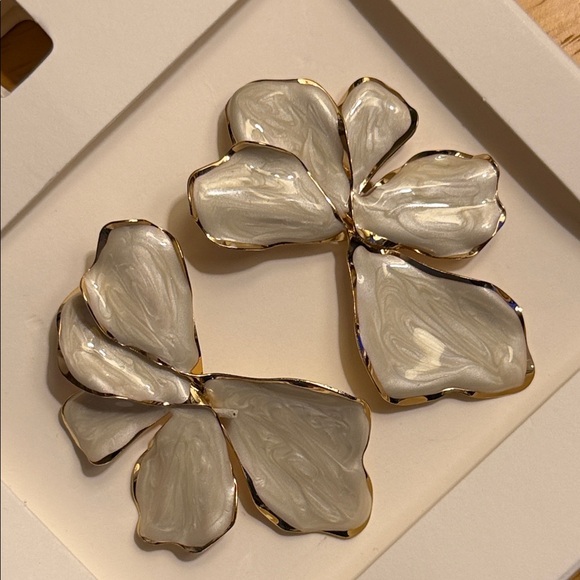 Zara Enameled Metal Fan Earrings Bloggers Fav, Gold Trim New in Box! NIB - Picture 8 of 9